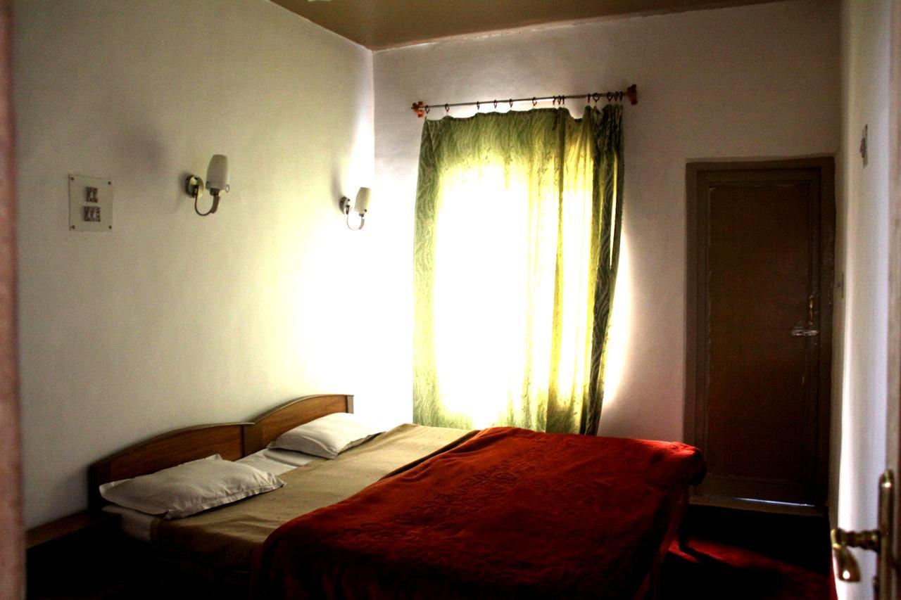 Hotel Butterfly Srīnagar Exteriér fotografie